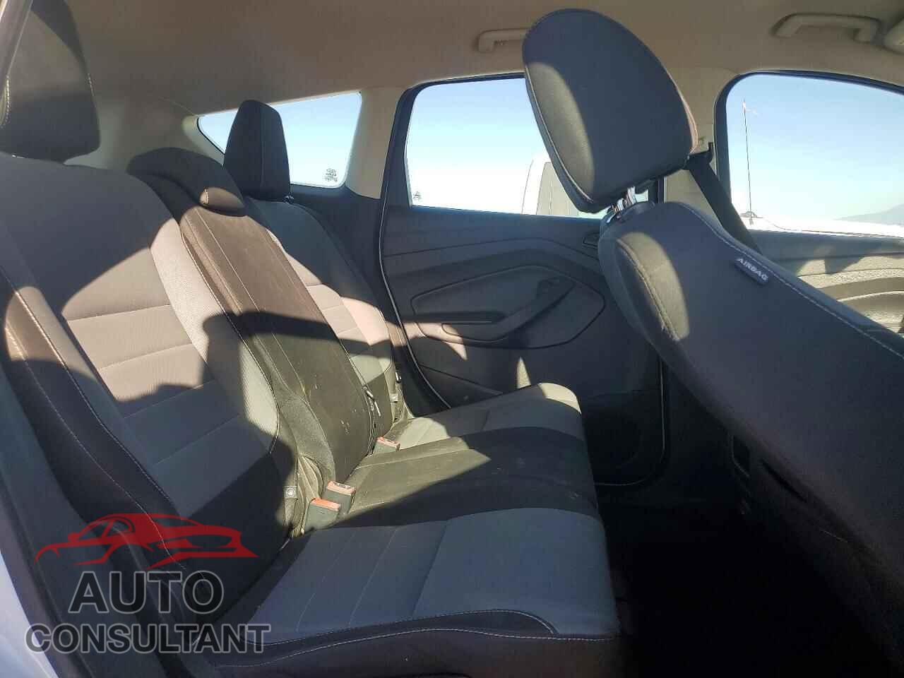 FORD ESCAPE 2017 - 1FMCU0F72HUC11478