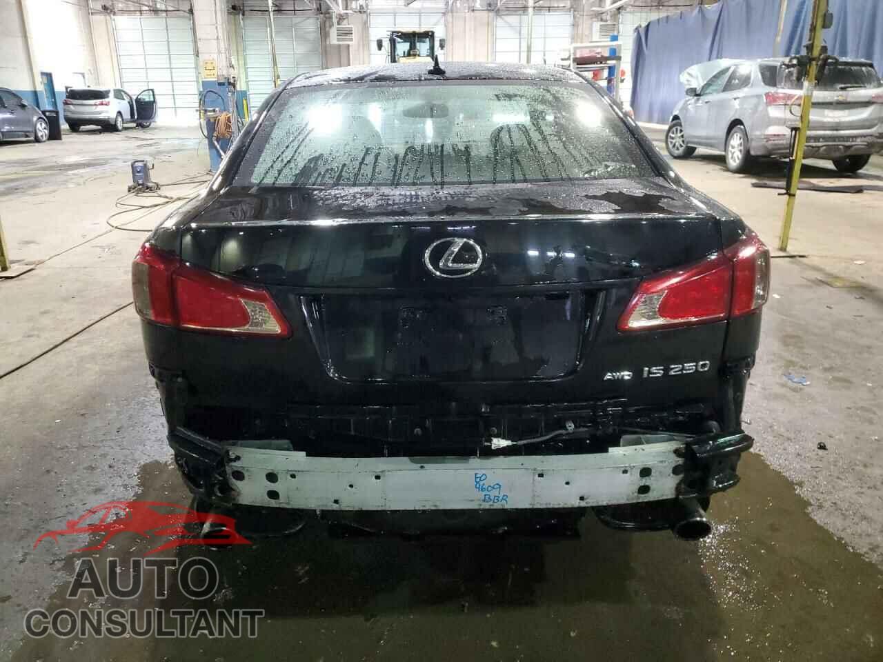 LEXUS IS 2011 - JTHCF5C26B5051335