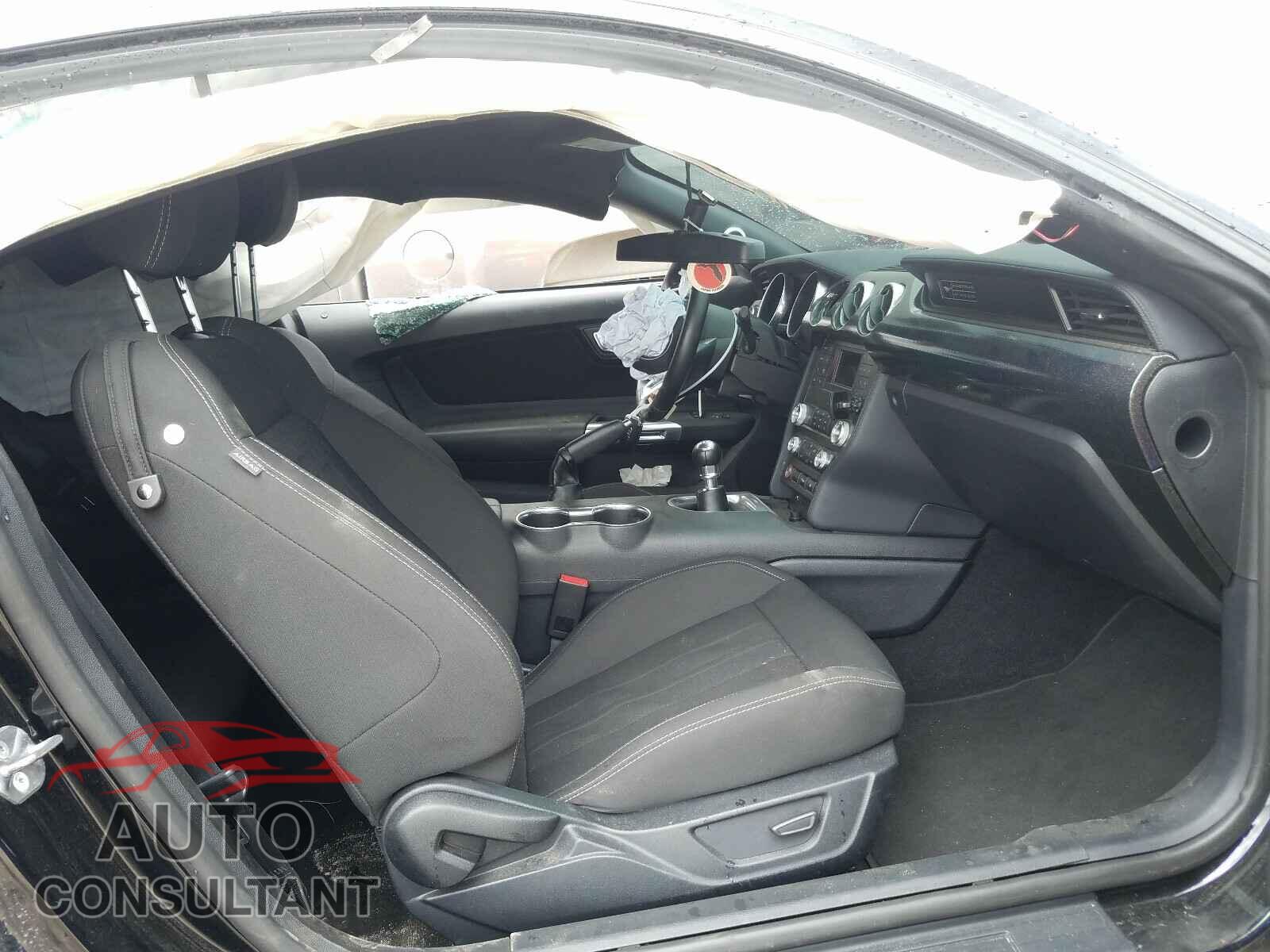 FORD MUSTANG 2020 - 1FA6P8CF1L5126675