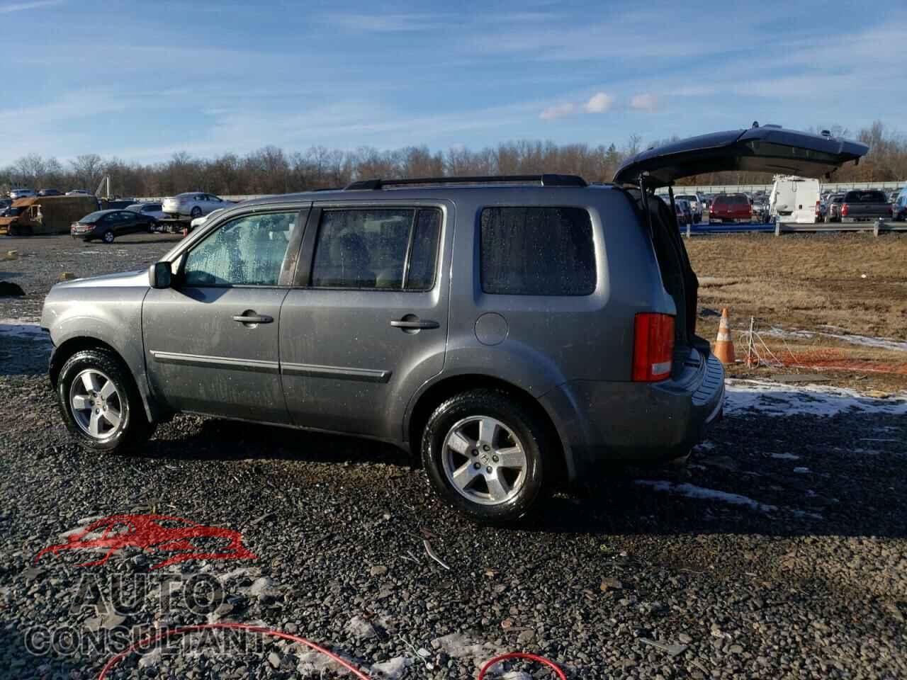 HONDA PILOT 2011 - 5FNYF4H5XBB033245