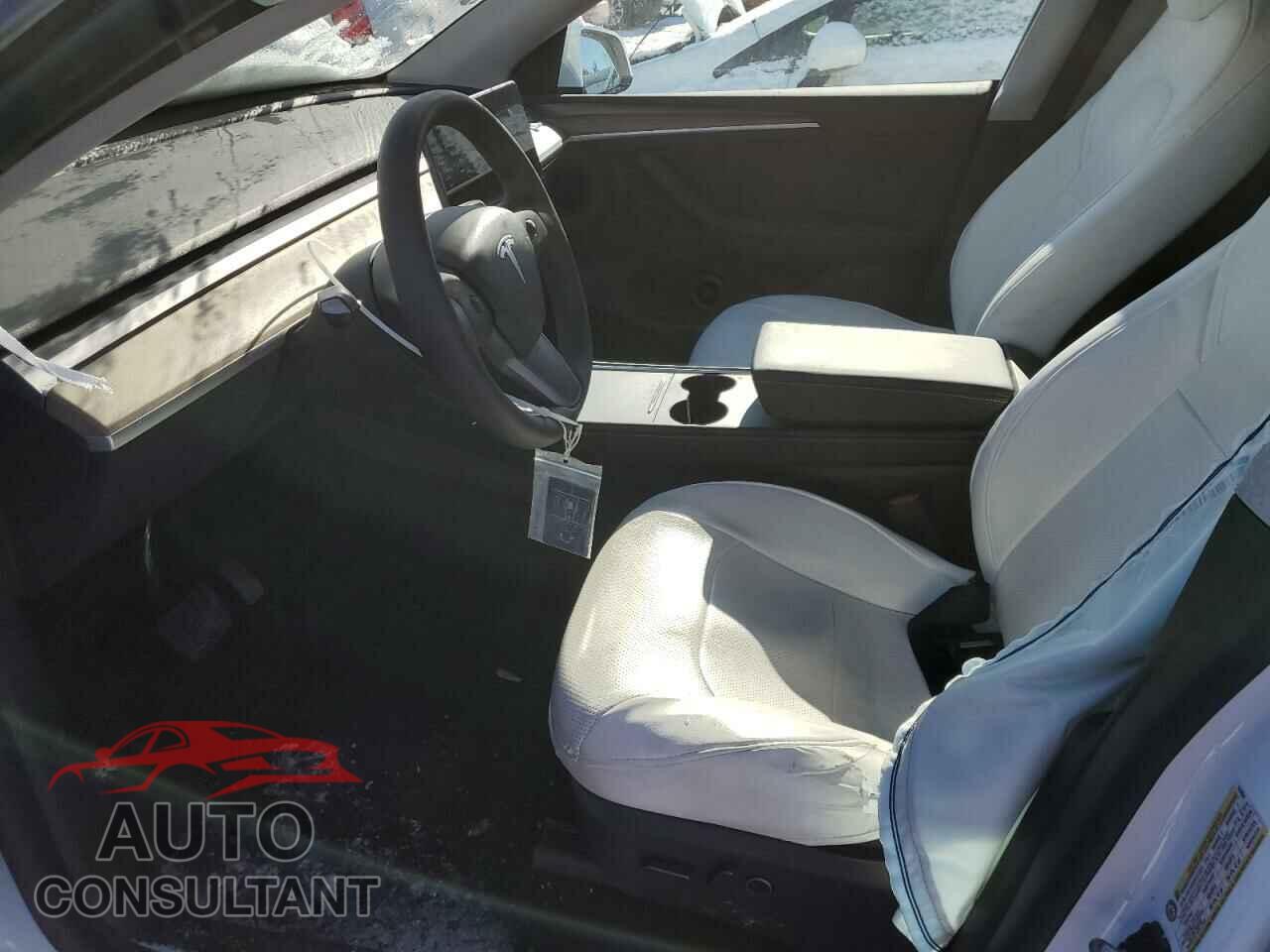 TESLA MODEL Y 2023 - LRWYGDFD2PC939804