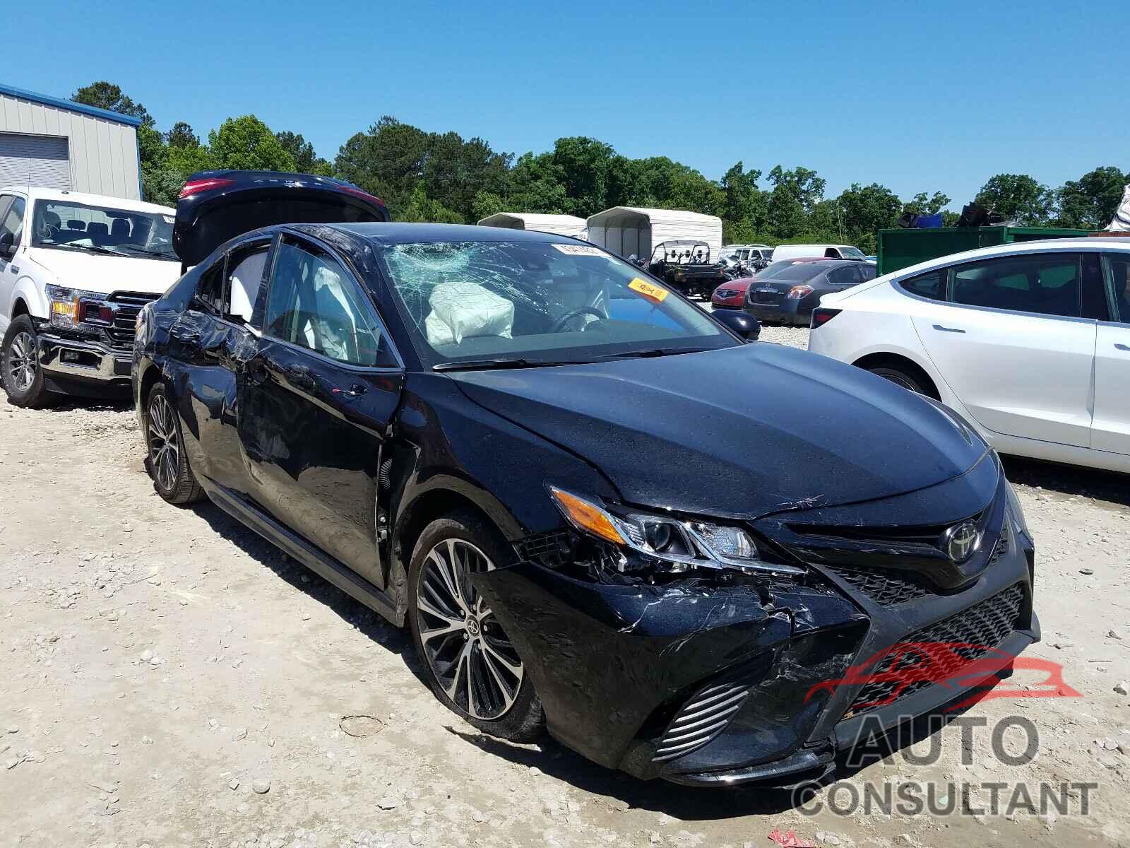TOYOTA CAMRY 2020 - 4T1G11AK3LU504570