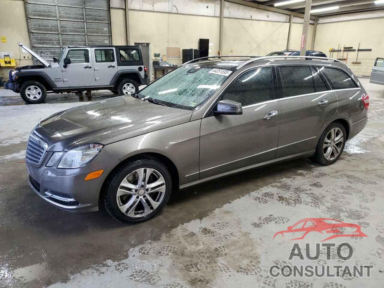 MERCEDES-BENZ E-CLASS 2011 - WDDHH8HBXBA282120
