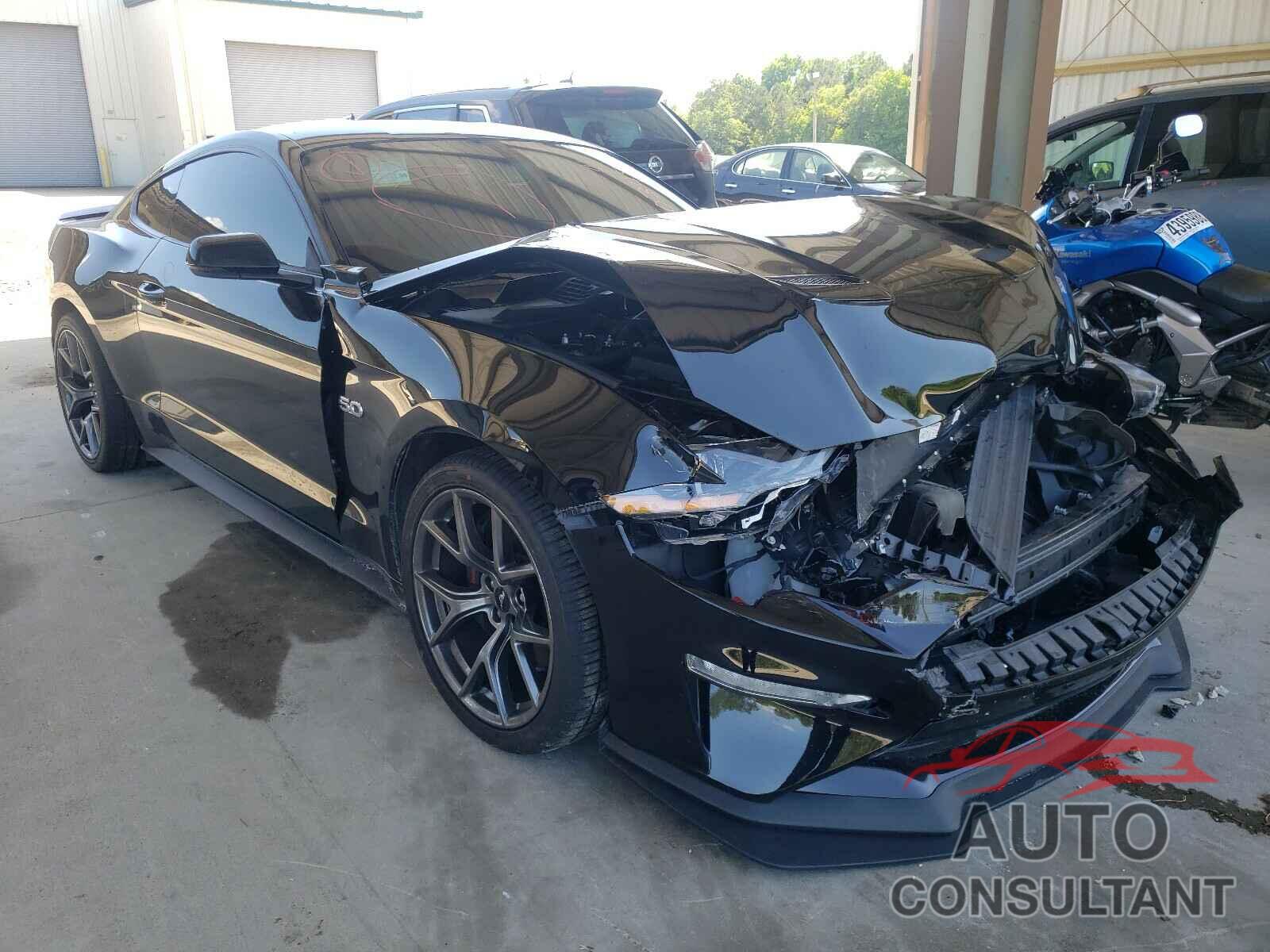 FORD MUSTANG 2018 - 1FA6P8CF1J5157339