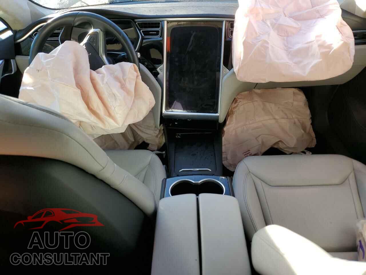 TESLA MODEL S 2016 - 5YJSA1E10GF136220