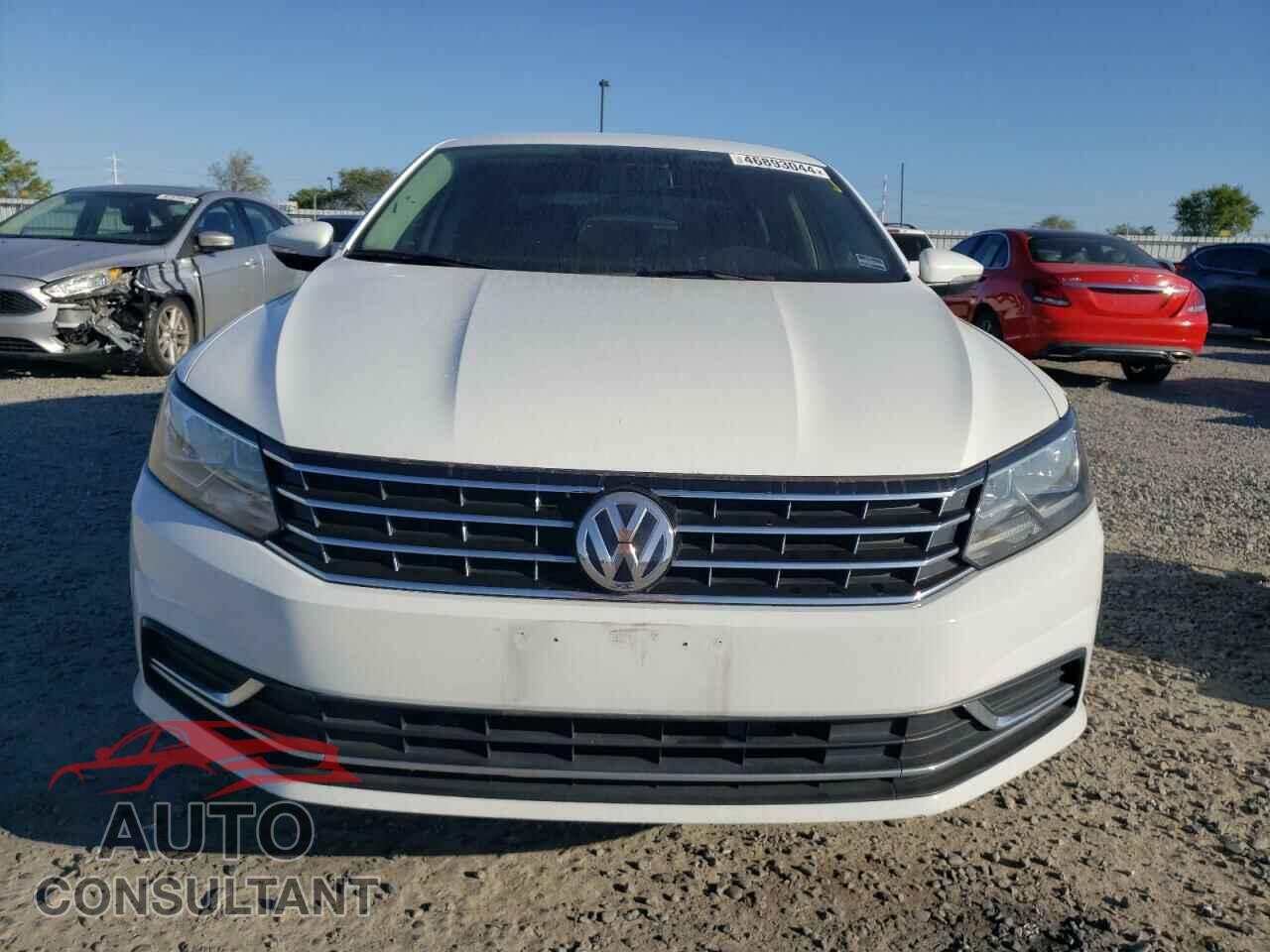VOLKSWAGEN PASSAT 2017 - 1VWAT7A35HC027618