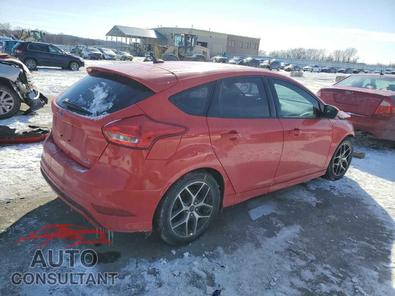 FORD FOCUS 2016 - 1FADP3K2XGL371260