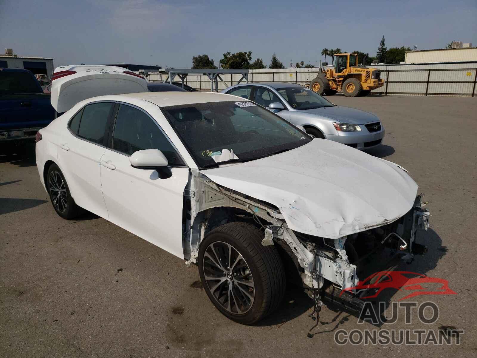 TOYOTA CAMRY 2018 - 4T1B11HK9JU589721
