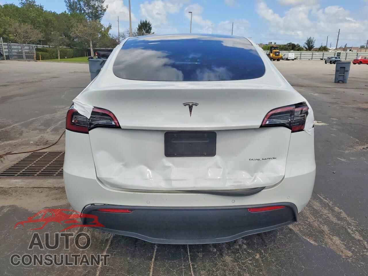 TESLA MODEL Y 2021 - 5YJYGDEE9MF151663