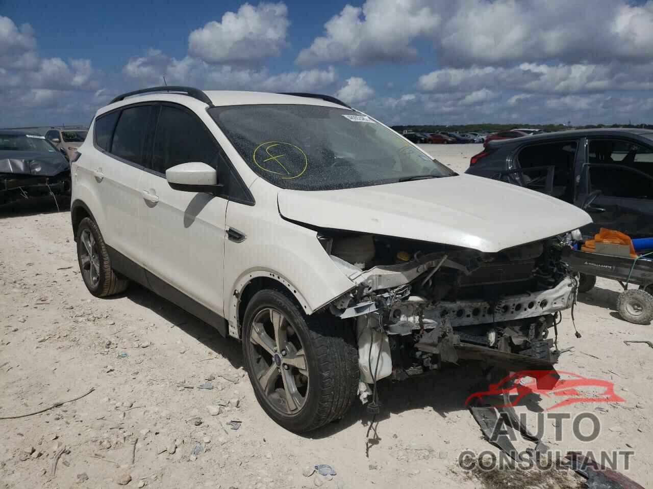 FORD ESCAPE 2017 - 1FMCU0GD4HUC55891