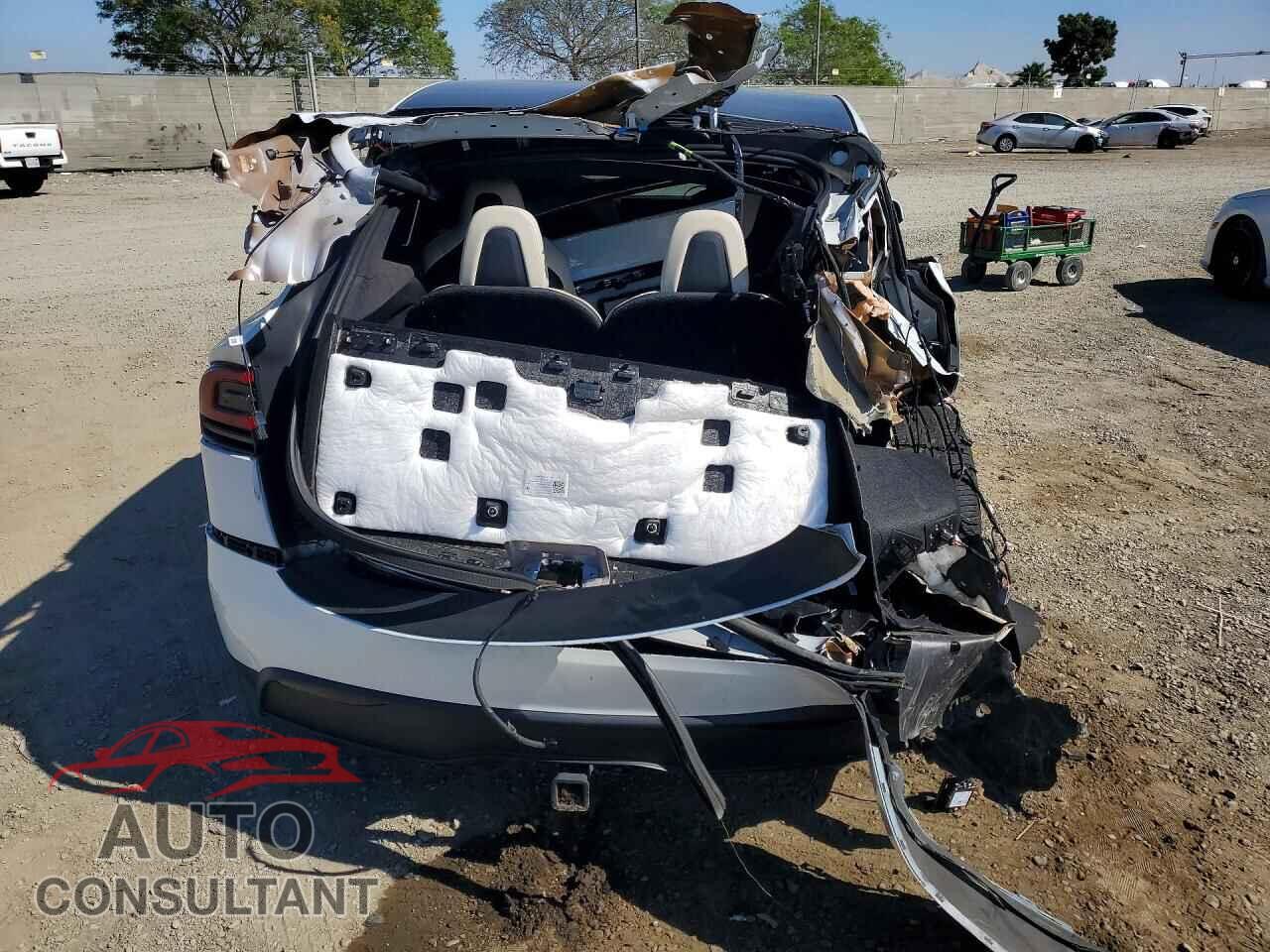 TESLA MODEL X 2024 - 7SAXCBE68RF449426