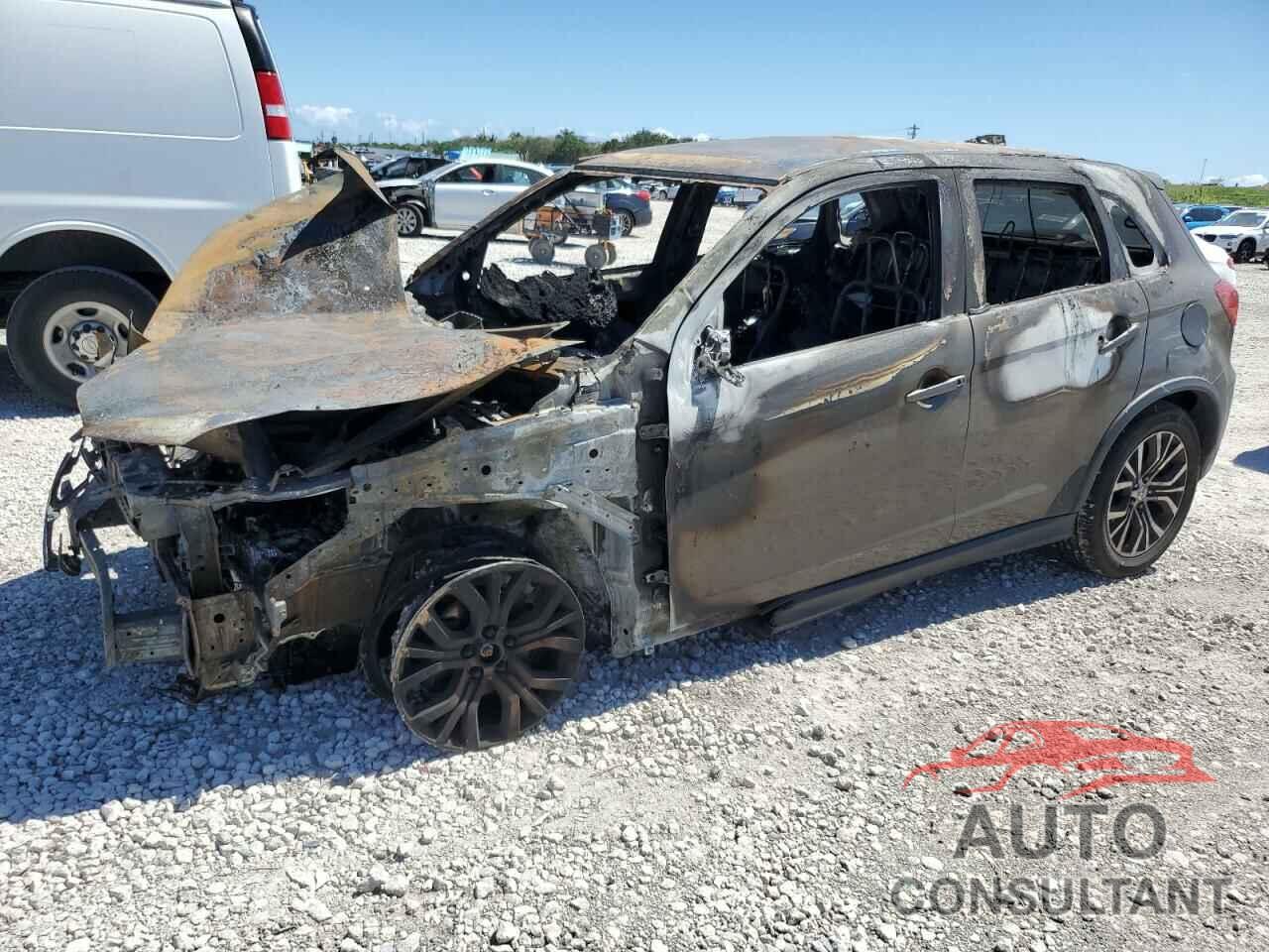 MITSUBISHI OUTLANDER 2018 - JA4AP3AW3JU007372