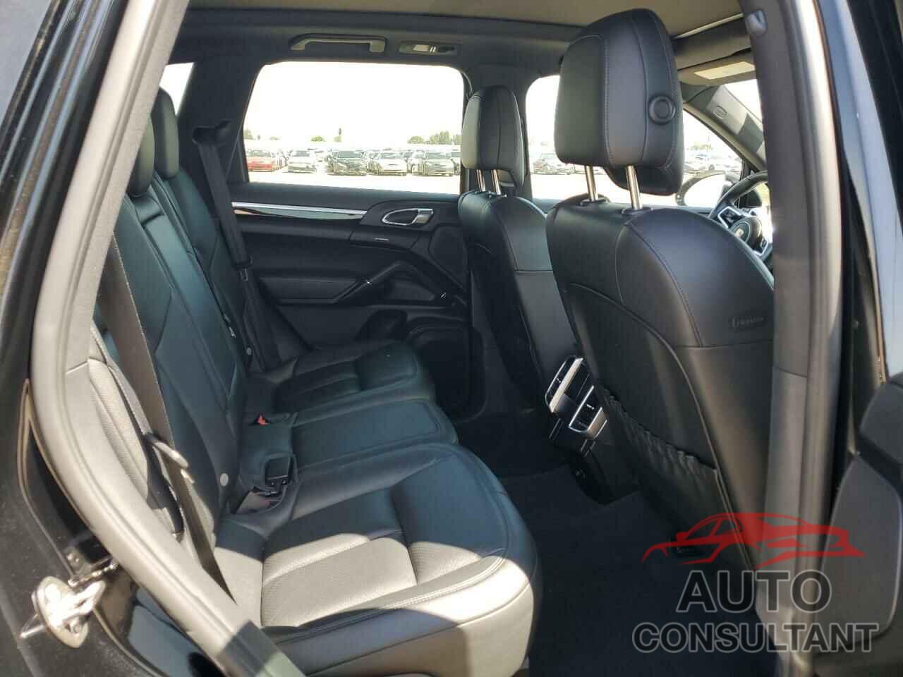 PORSCHE CAYENNE 2016 - WP1AA2A28GKA10110