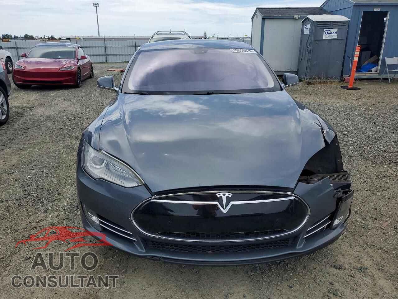 TESLA MODEL S 2013 - 5YJSA1CN3DFP28230