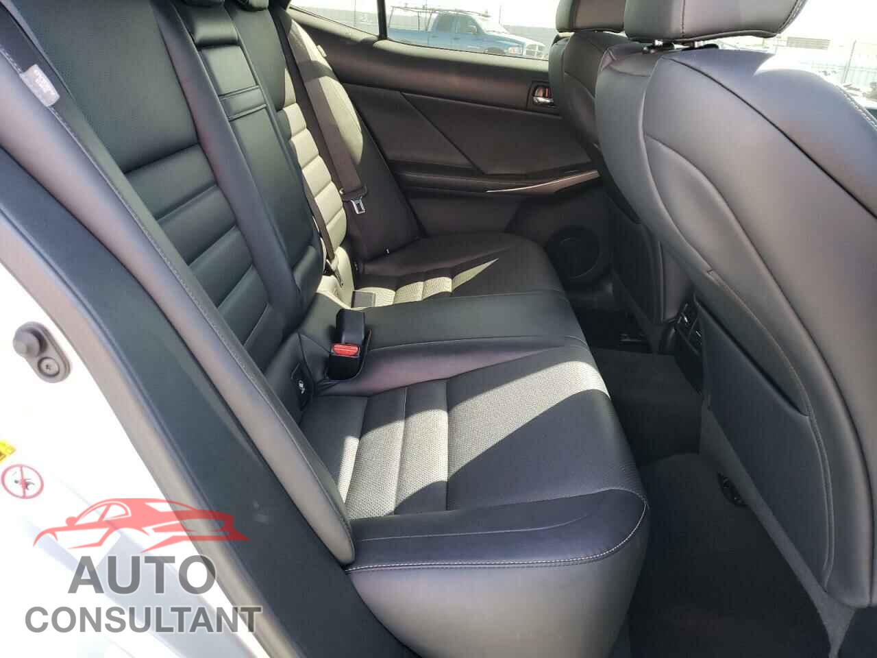 LEXUS IS 2016 - JTHBA1D27G5023147