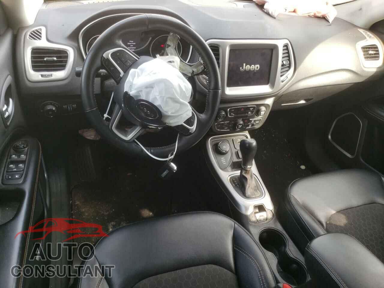 JEEP COMPASS 2018 - 3C4NJDBB0JT393088
