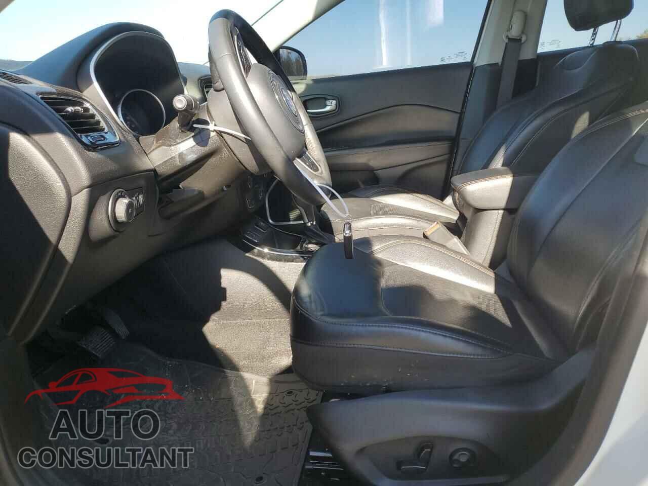JEEP COMPASS 2018 - 3C4NJCCB2JT461822