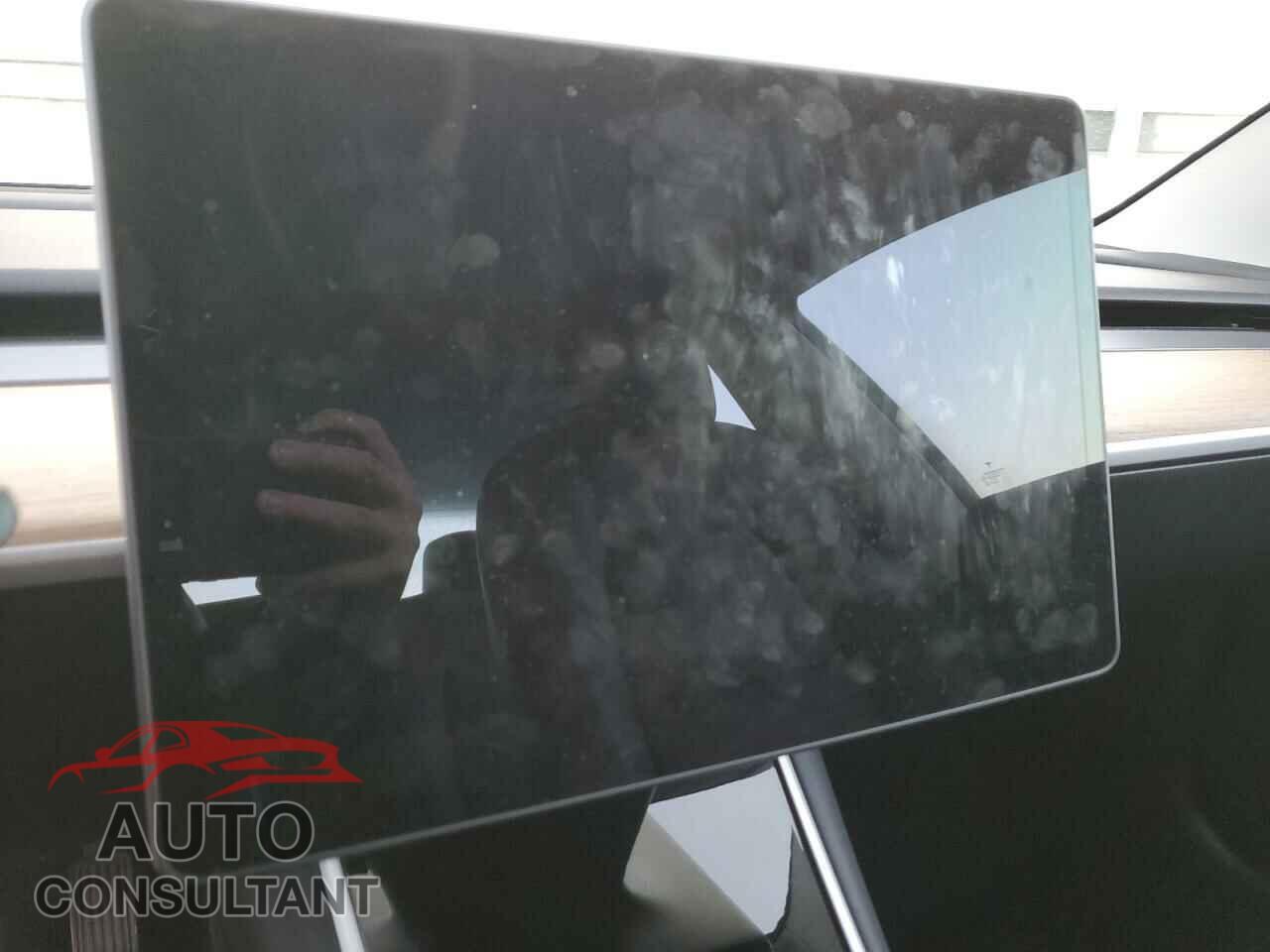 TESLA MODEL 3 2018 - 5YJ3E1EA7JF019038