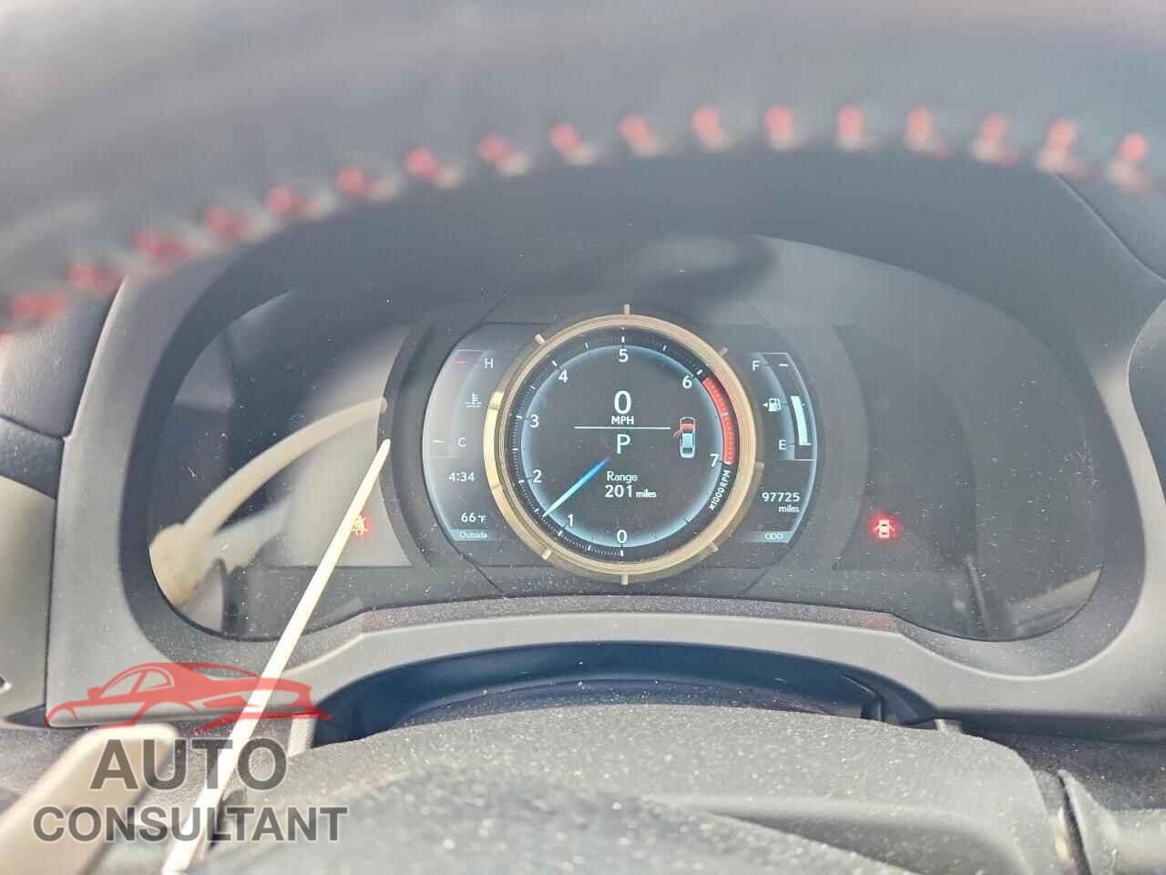 LEXUS IS 2017 - JTHBA1D25H5060120