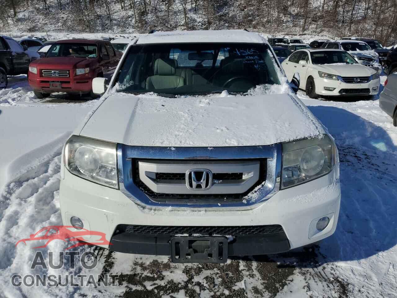 HONDA PILOT 2011 - 5FNYF4H68BB032619