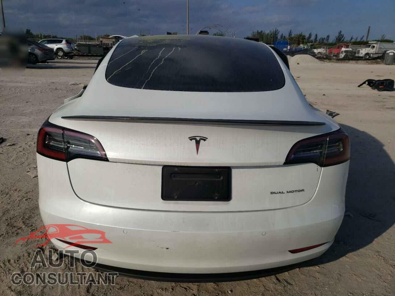 TESLA MODEL 3 2021 - 5YJ3E1EB8MF044754