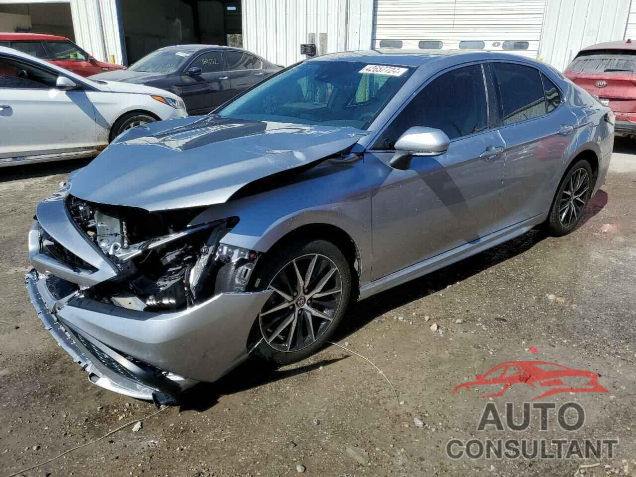 TOYOTA CAMRY 2022 - 4T1T11AK5NU660157