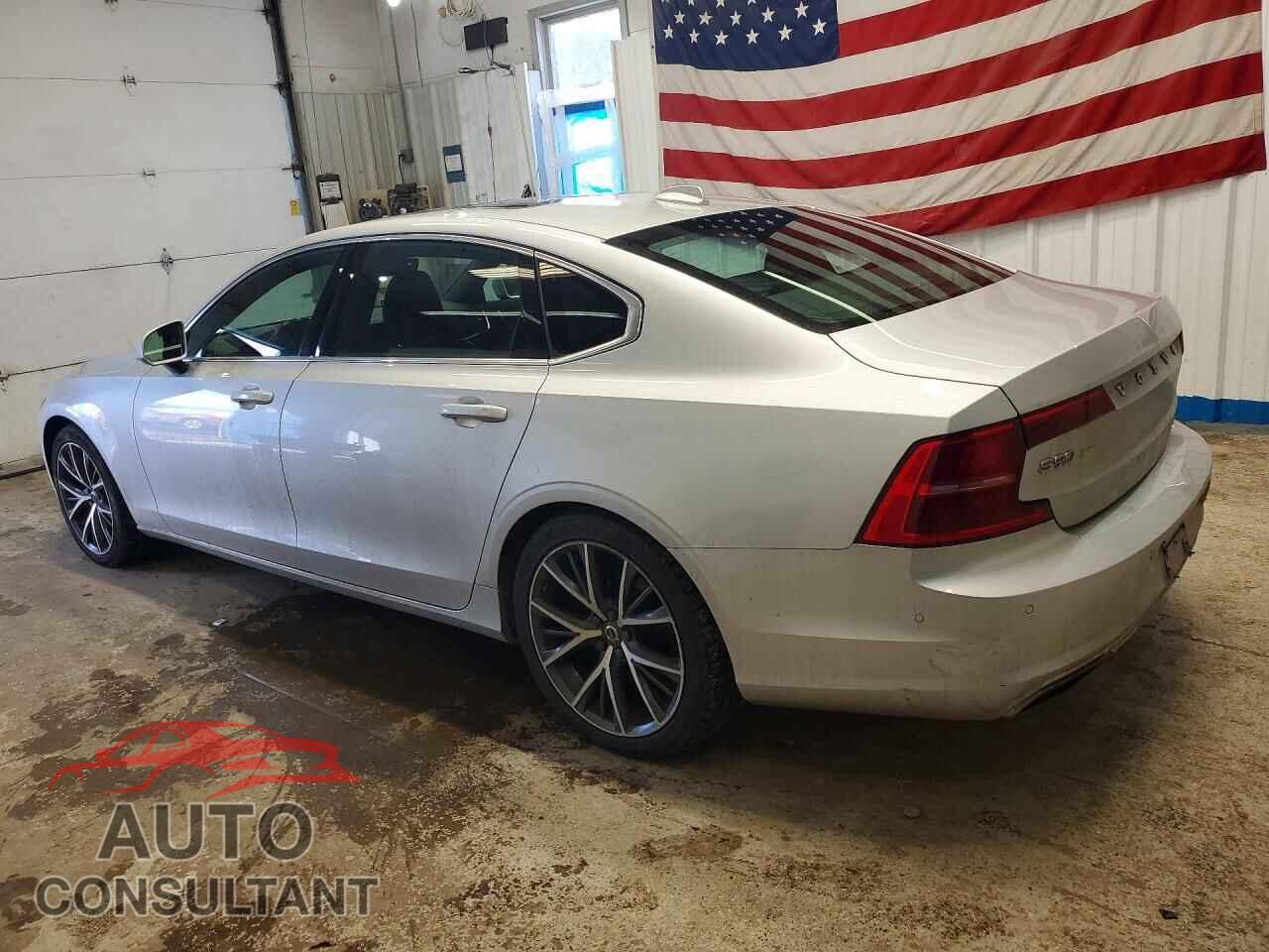 VOLVO S90 2018 - LVY982MK3JP035186
