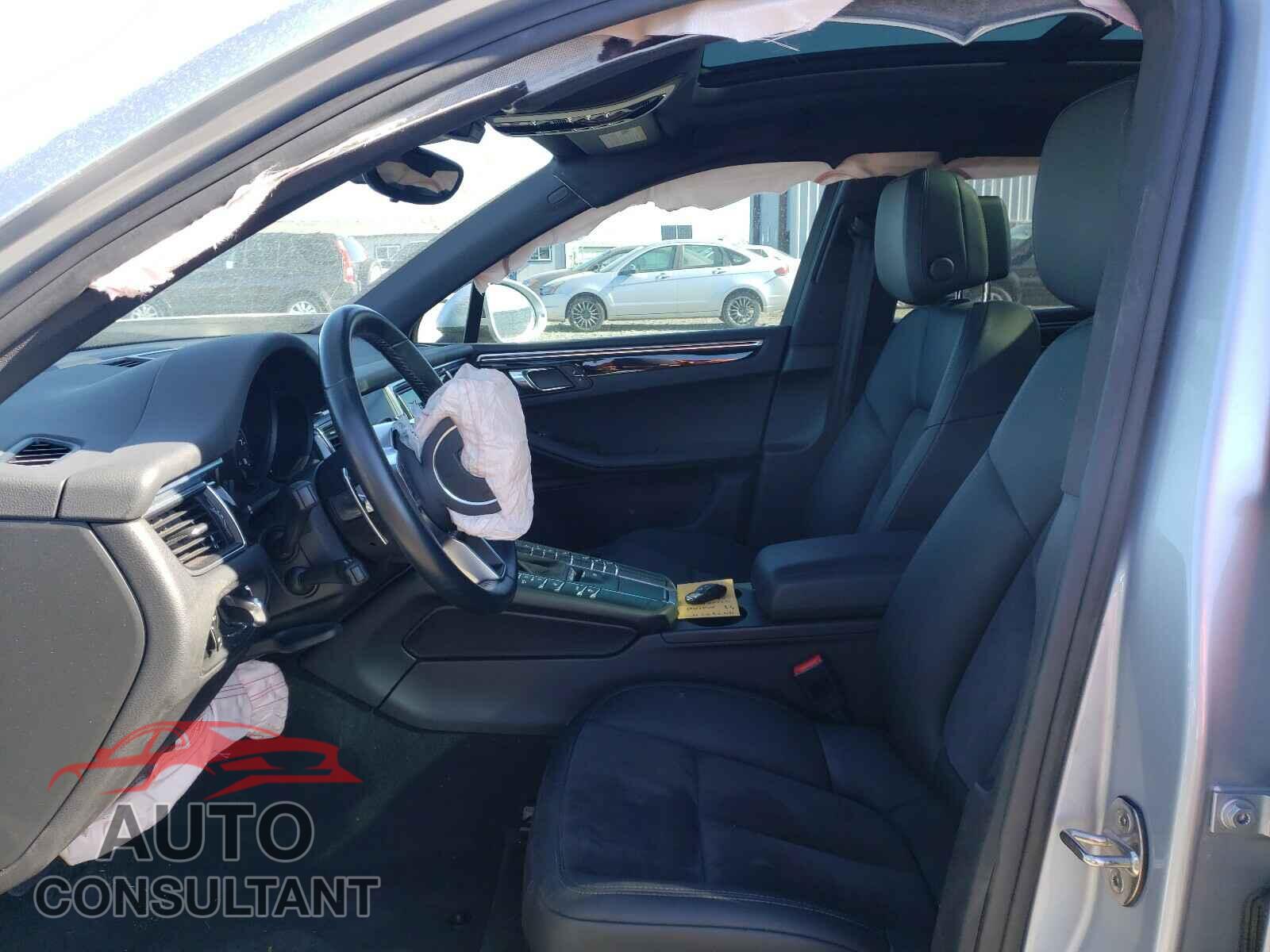 PORSCHE MACAN 2017 - WP1AA2A58HLB01495