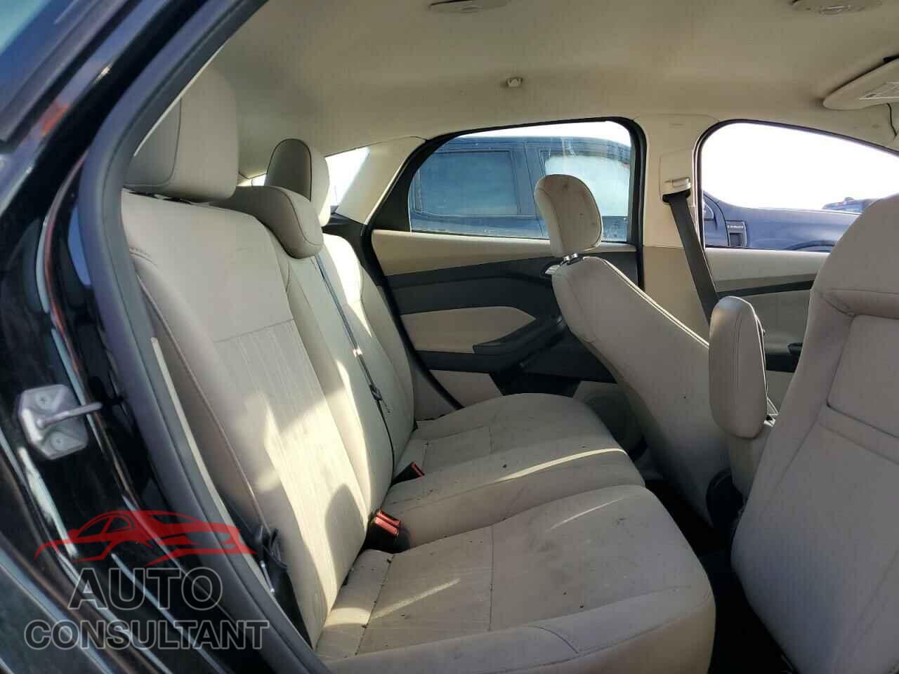 FORD FOCUS 2016 - 1FADP3K28GL324244