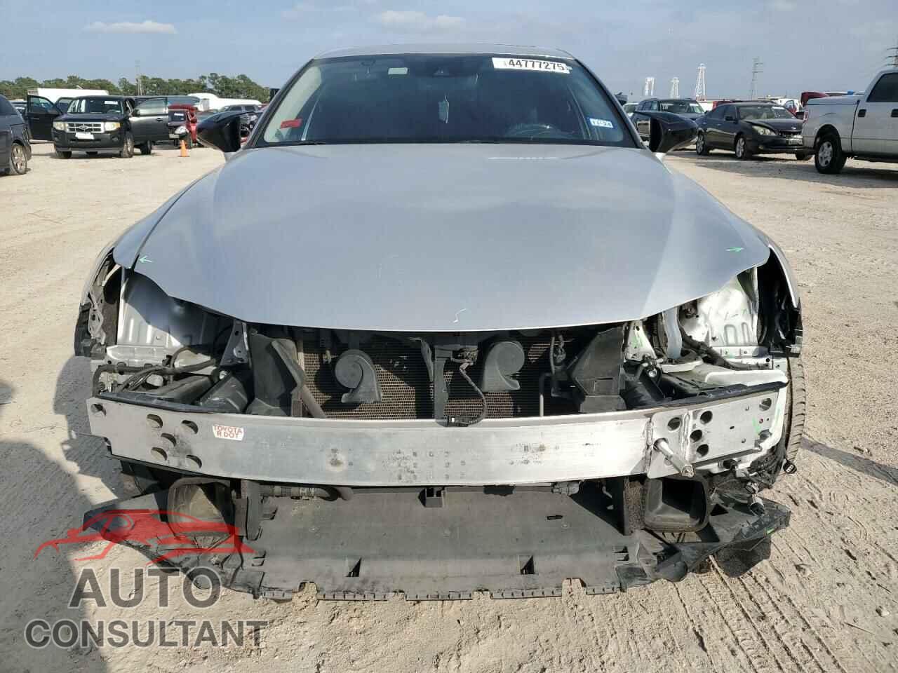LEXUS IS 2018 - JTHBA1D2XJ5072303