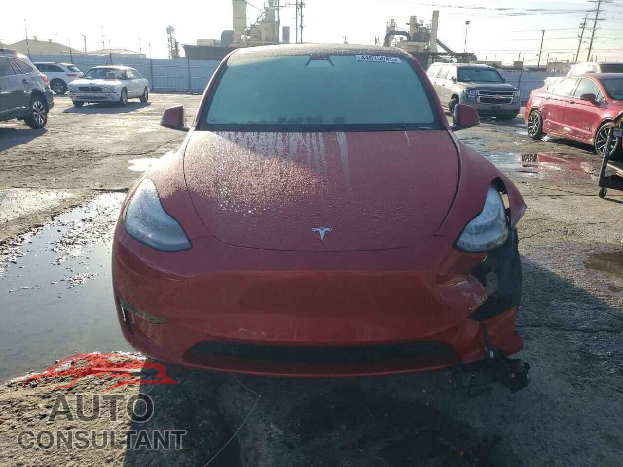 TESLA MODEL Y 2021 - 5YJYGDEEXMF270709