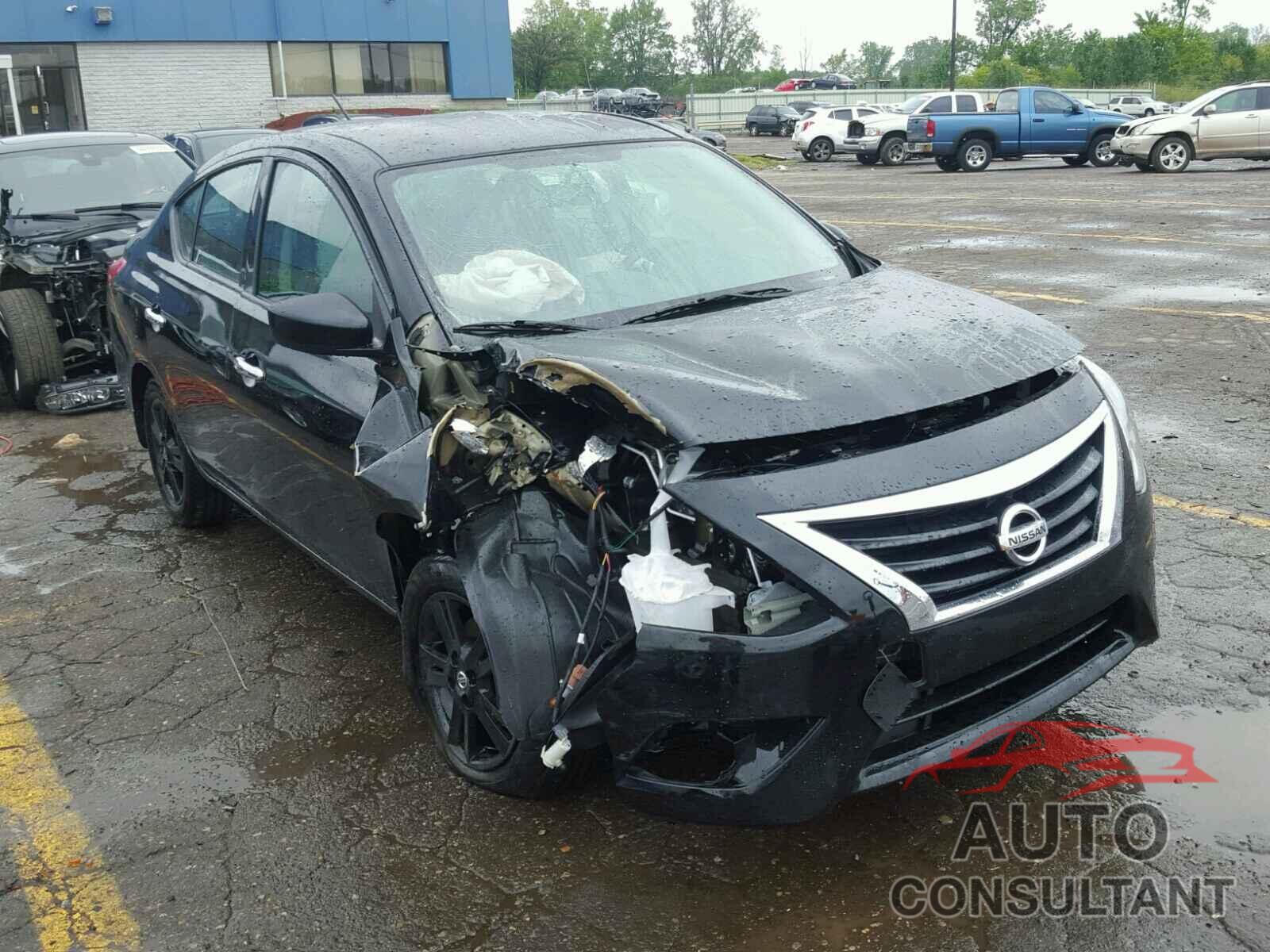 NISSAN VERSA 2018 - 3N1CN7AP7JL851433