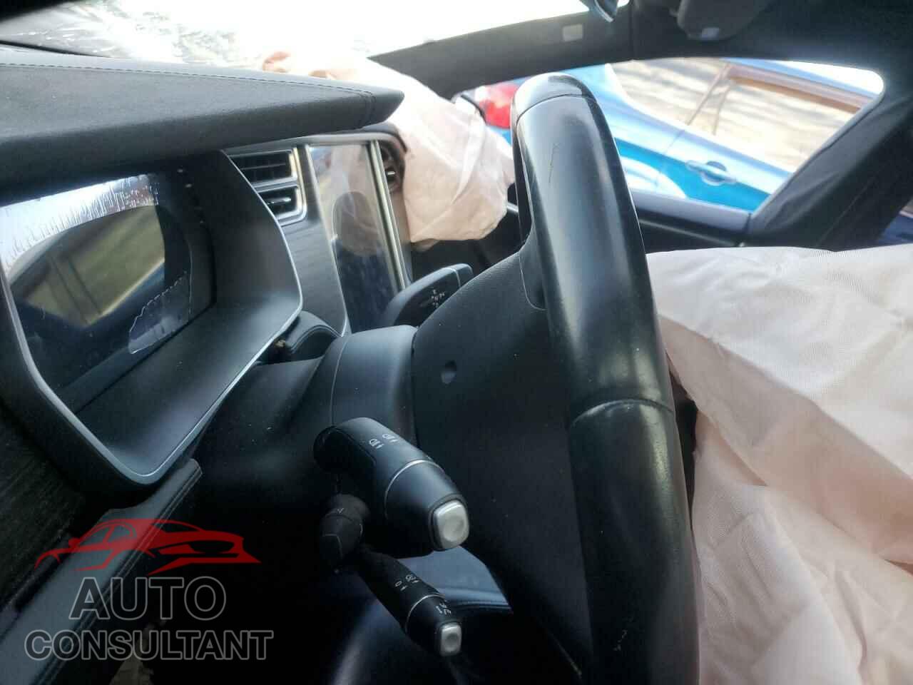 TESLA MODEL S 2015 - 5YJSA1E21FF111933