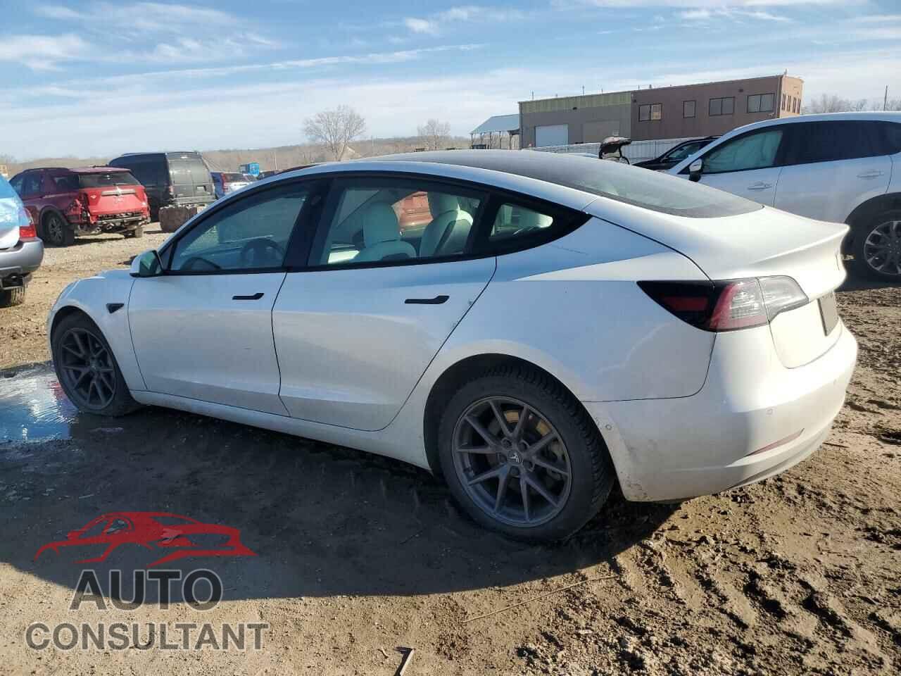 TESLA MODEL 3 2021 - 5YJ3E1EB4MF849456