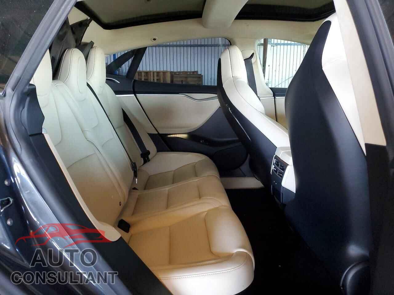 TESLA MODEL S 2017 - 5YJSA1E12HF232884
