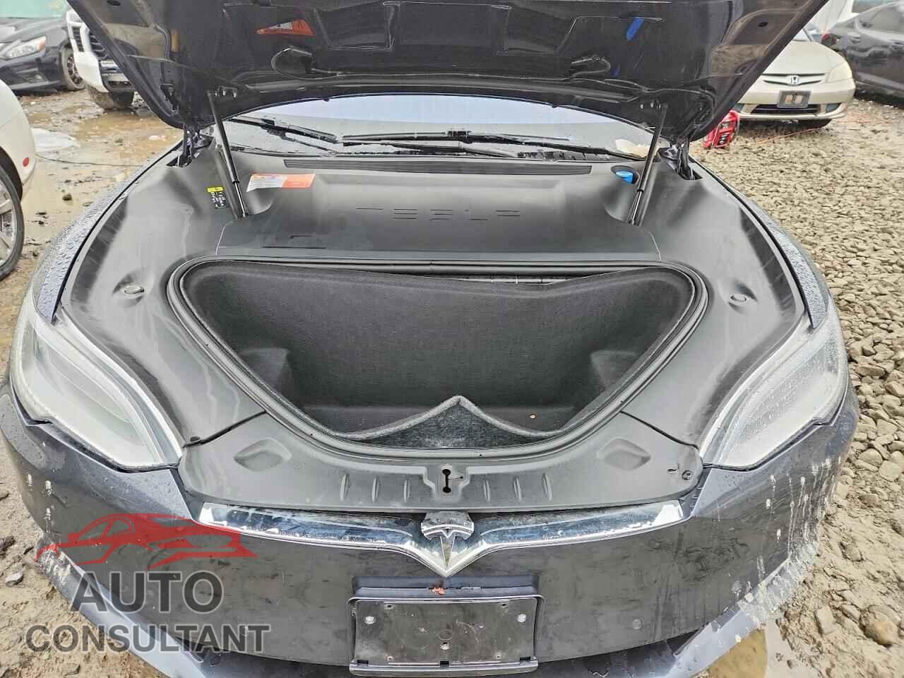 TESLA MODEL S 2018 - 5YJSA1E2XJF258115