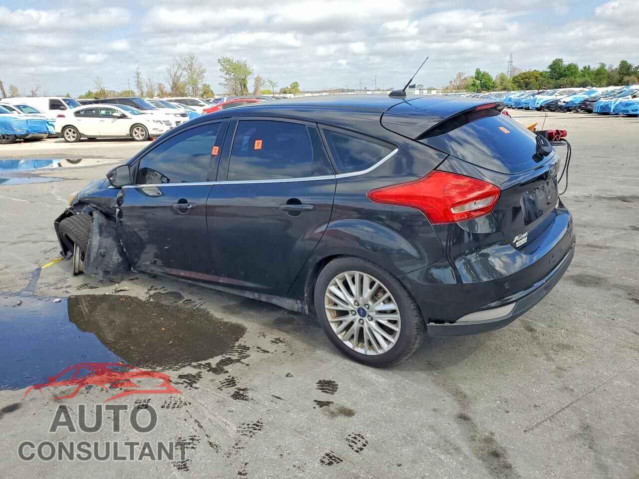 FORD FOCUS 2015 - 1FADP3N24FL247317