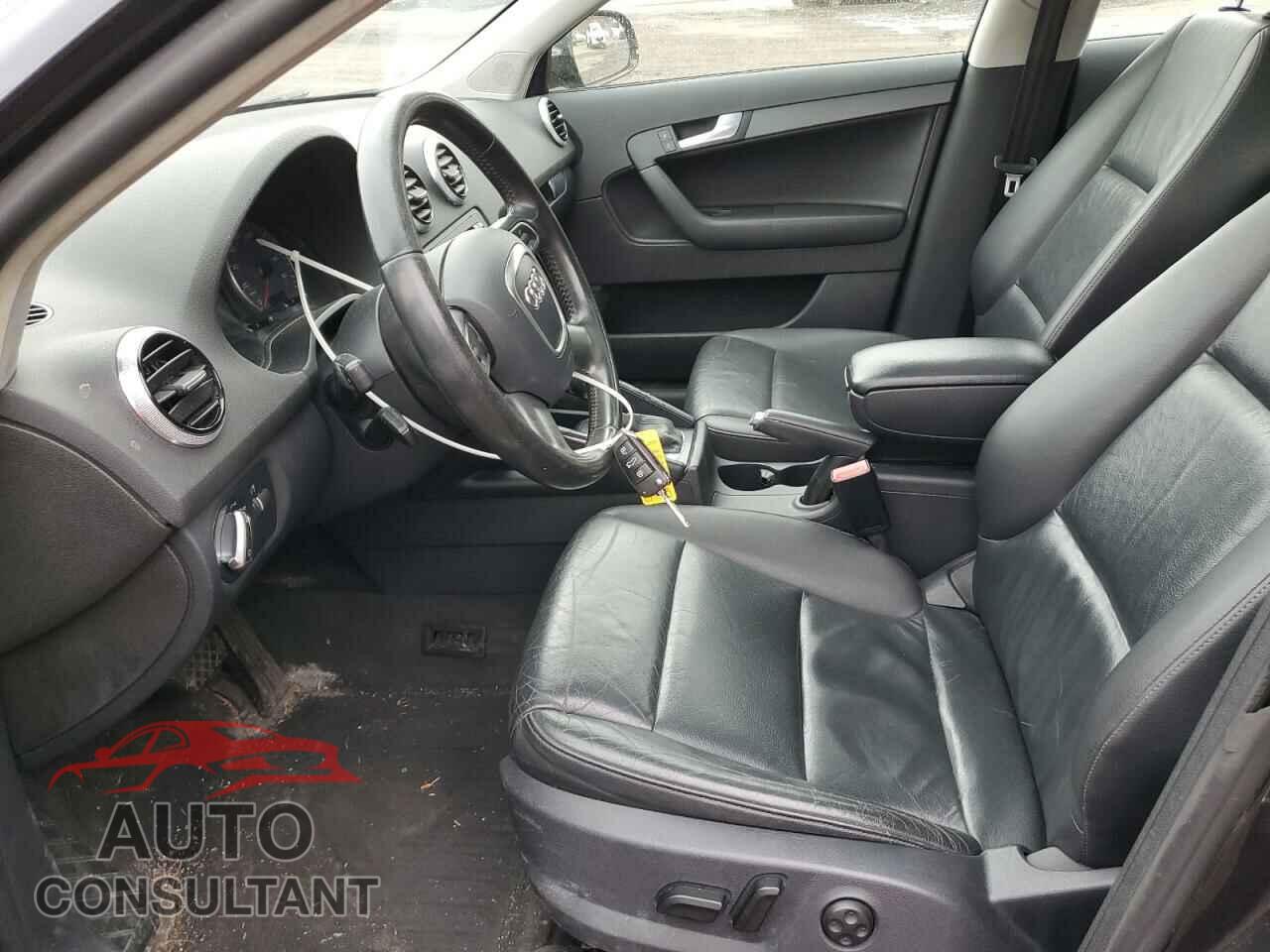 AUDI A3 2011 - WAUBEAFM8BA024356