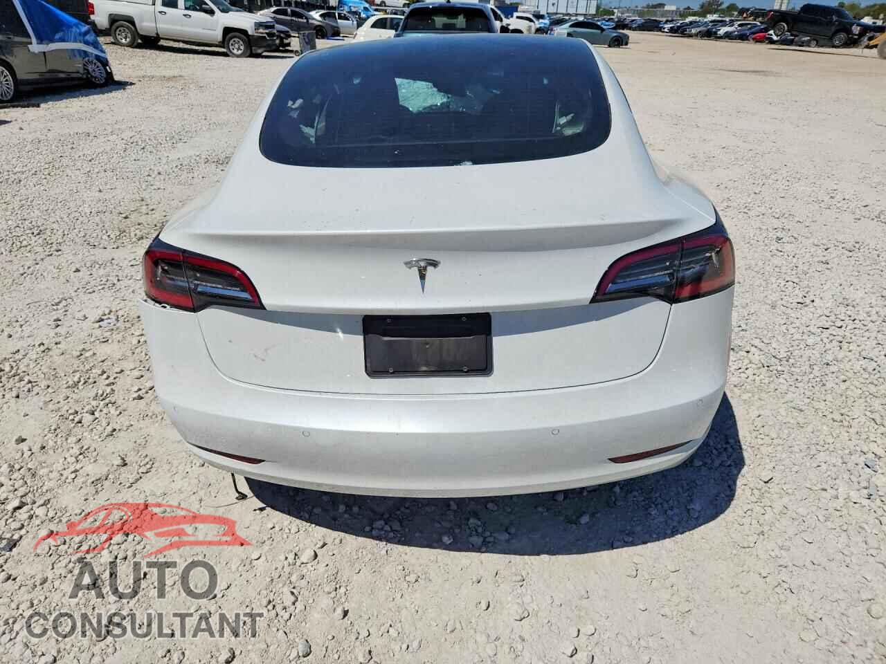 TESLA MODEL 3 2022 - 5YJ3E1EA8NF318818