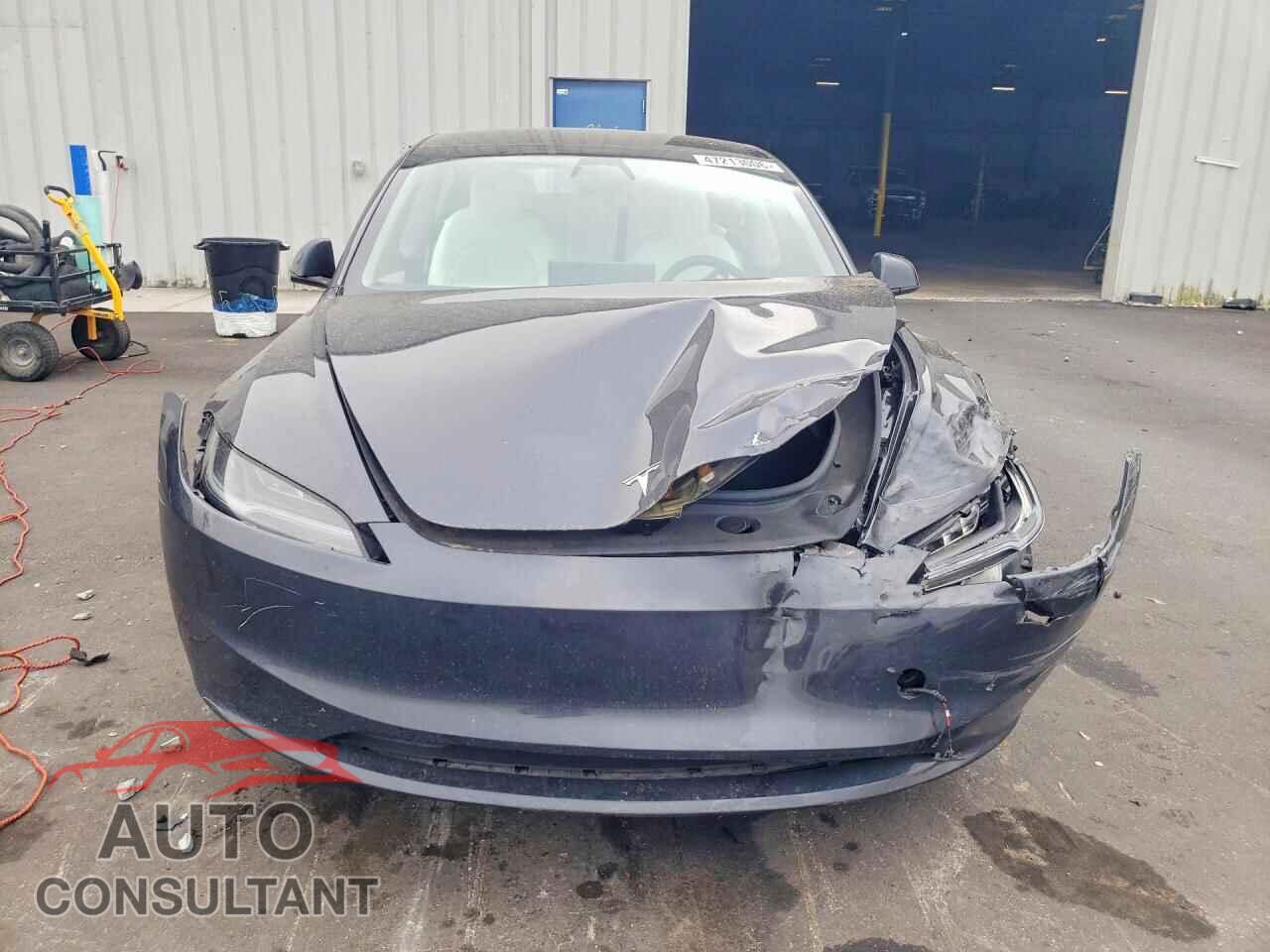 TESLA MODEL 3 2024 - 5YJ3E1EA5RF858021