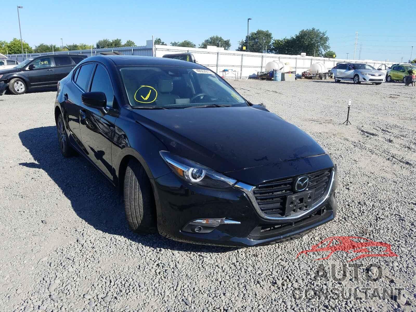 MAZDA 3 2018 - 3MZBN1W35JM189418