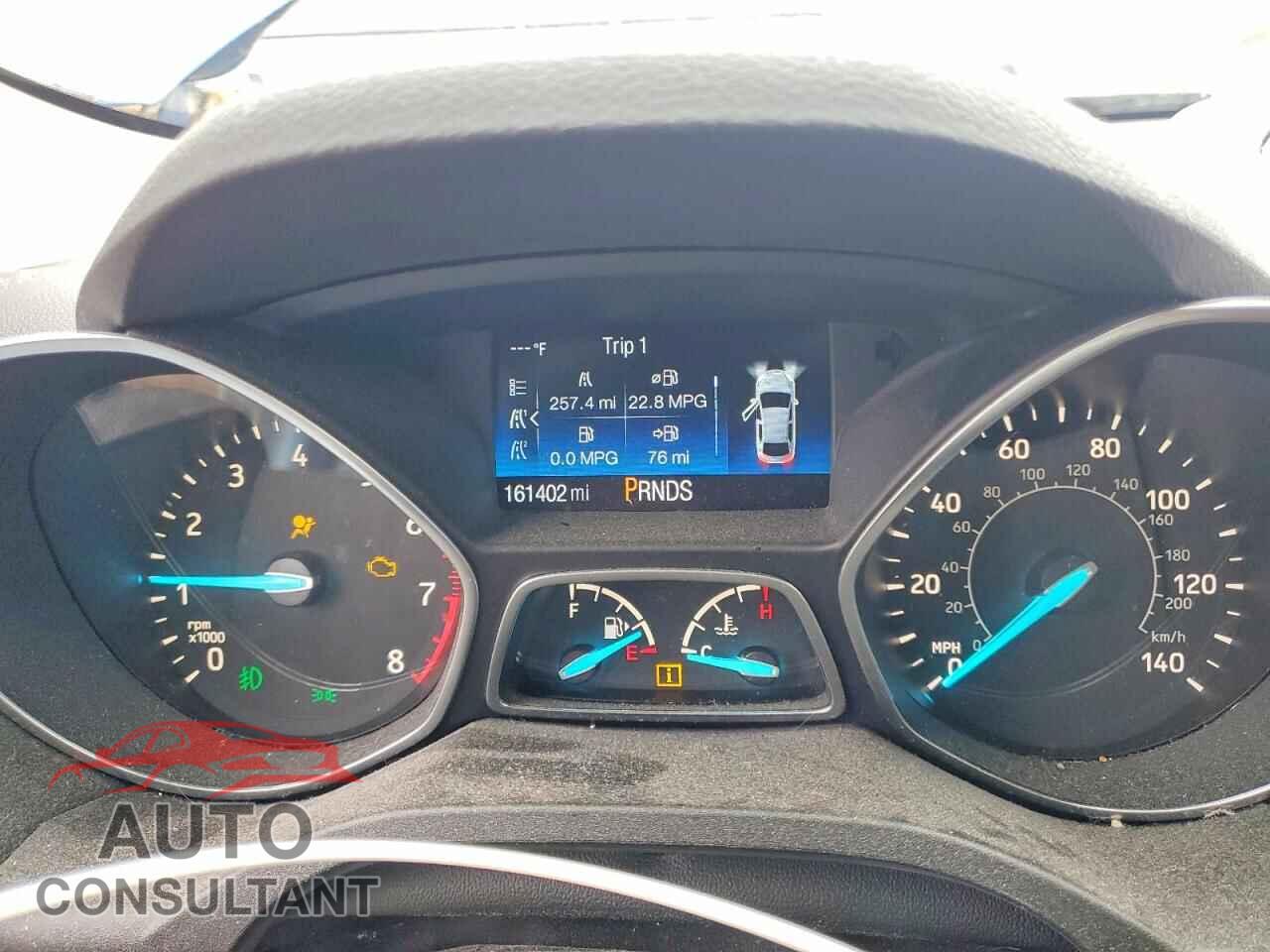 FORD ESCAPE 2017 - 1FMCU9J96HUD84160