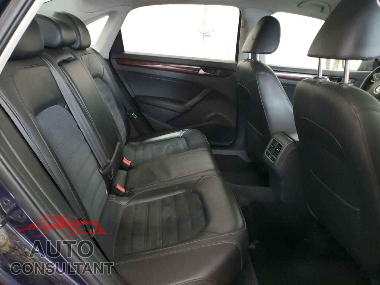 VOLKSWAGEN PASSAT 2013 - 1VWCN7A32DC033325