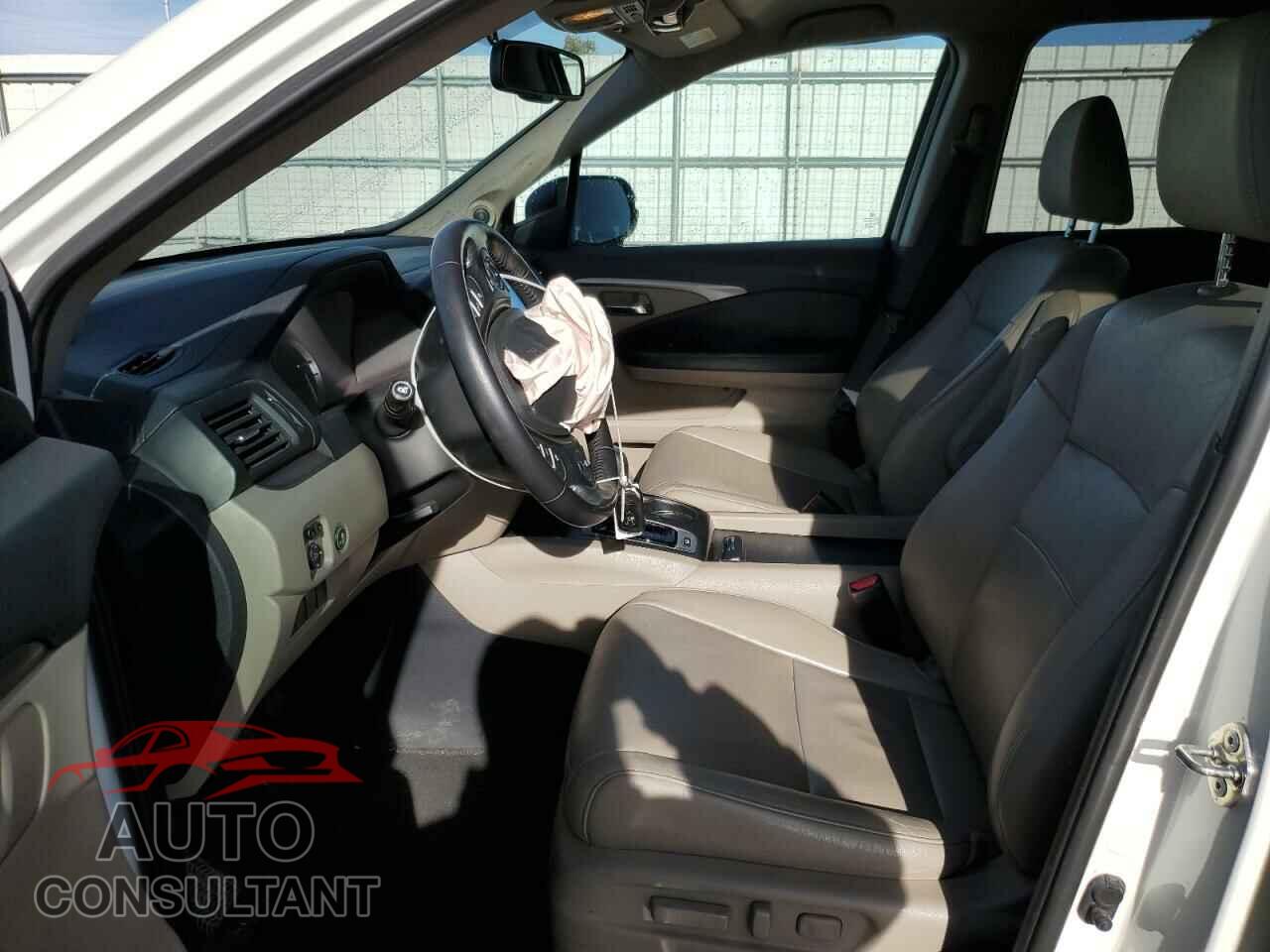 HONDA PILOT 2018 - 5FNYF6H53JB032304