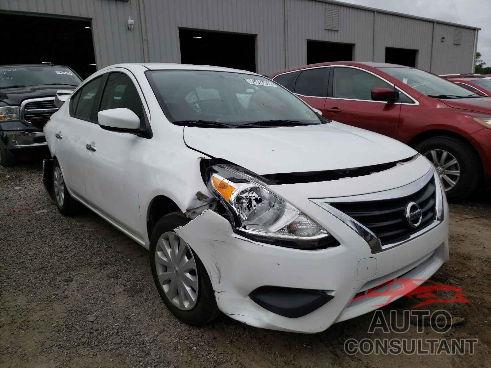 NISSAN VERSA 2018 - 3N1CN7AP6JL819377