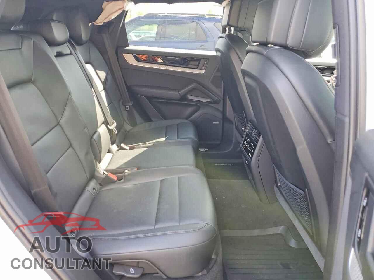 PORSCHE CAYENNE 2024 - WP1AA2AYXRDA13411