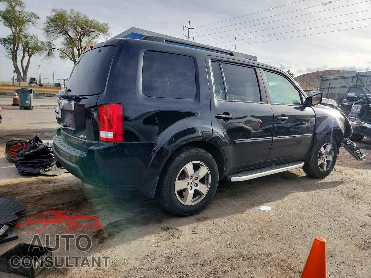 HONDA PILOT 2011 - 5FNYF4H50BB050846