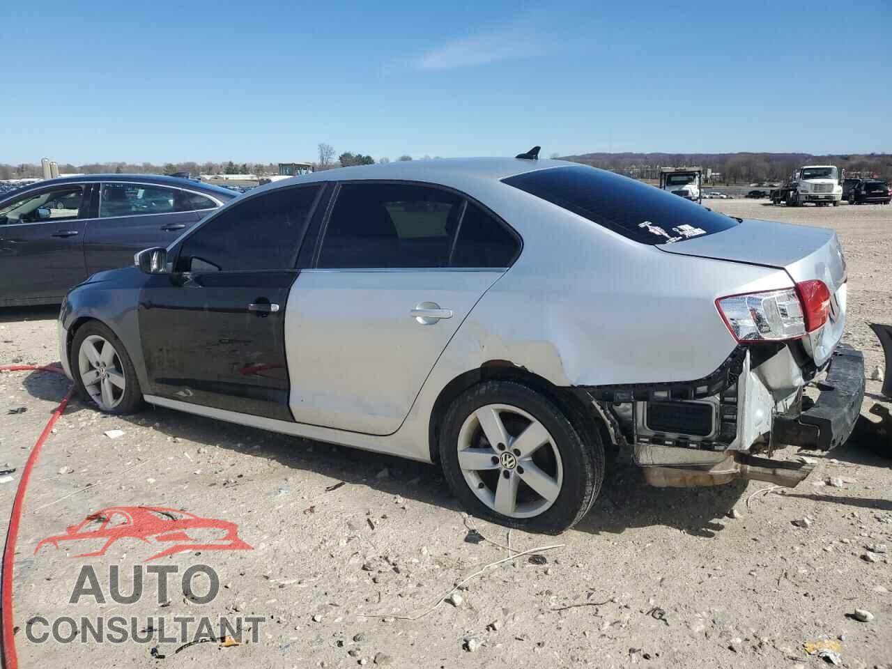 VOLKSWAGEN JETTA 2013 - 3VWLL7AJ9DM257467