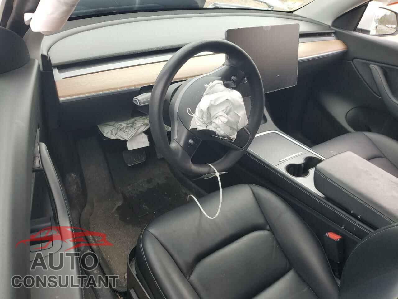 TESLA MODEL Y 2021 - 5YJYGDEE1MF190991