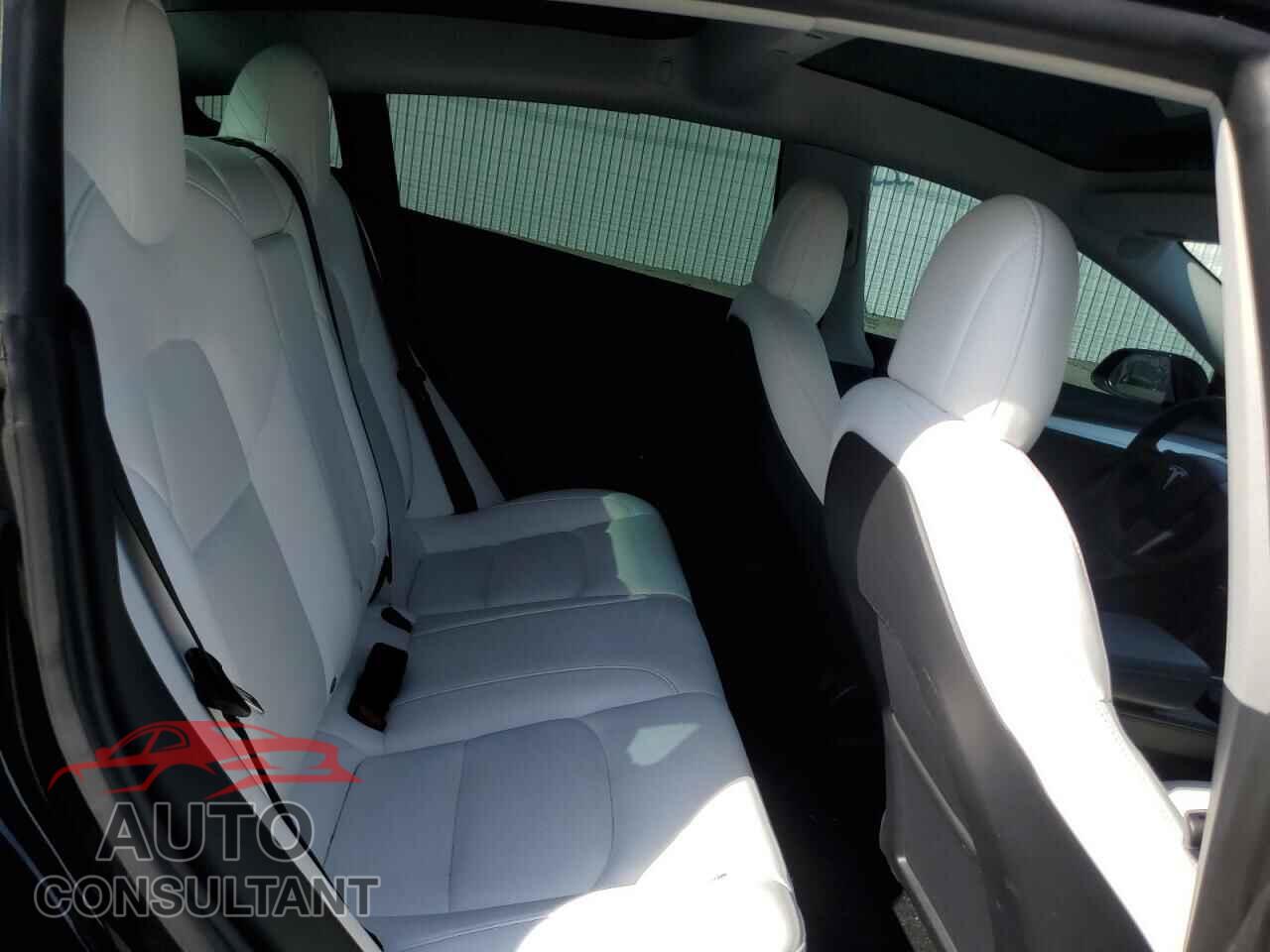 TESLA MODEL 3 2022 - 5YJ3E1EA3NF330312